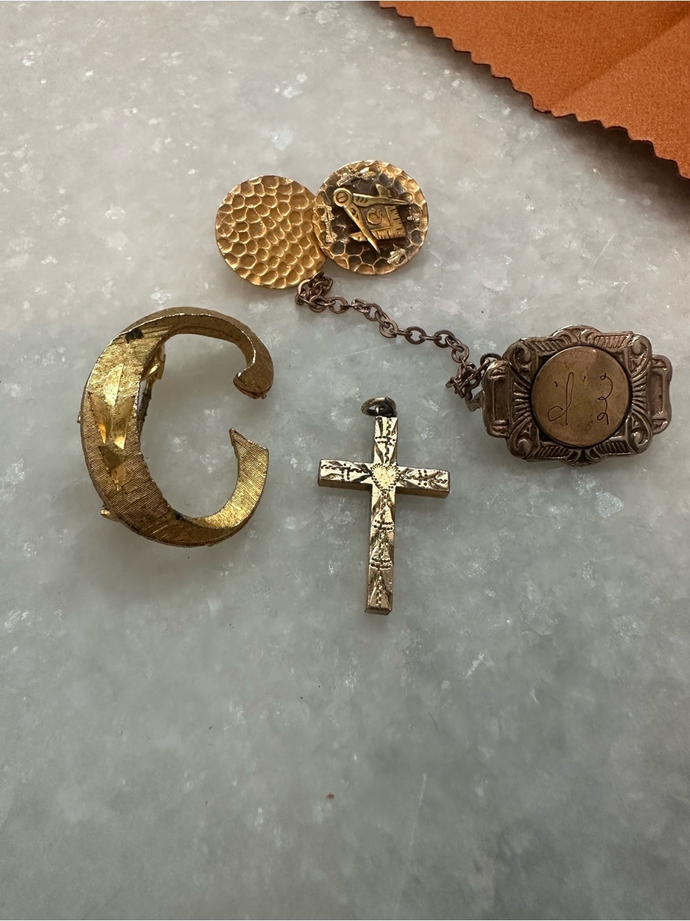 Vintage gold tone jewelry lot
